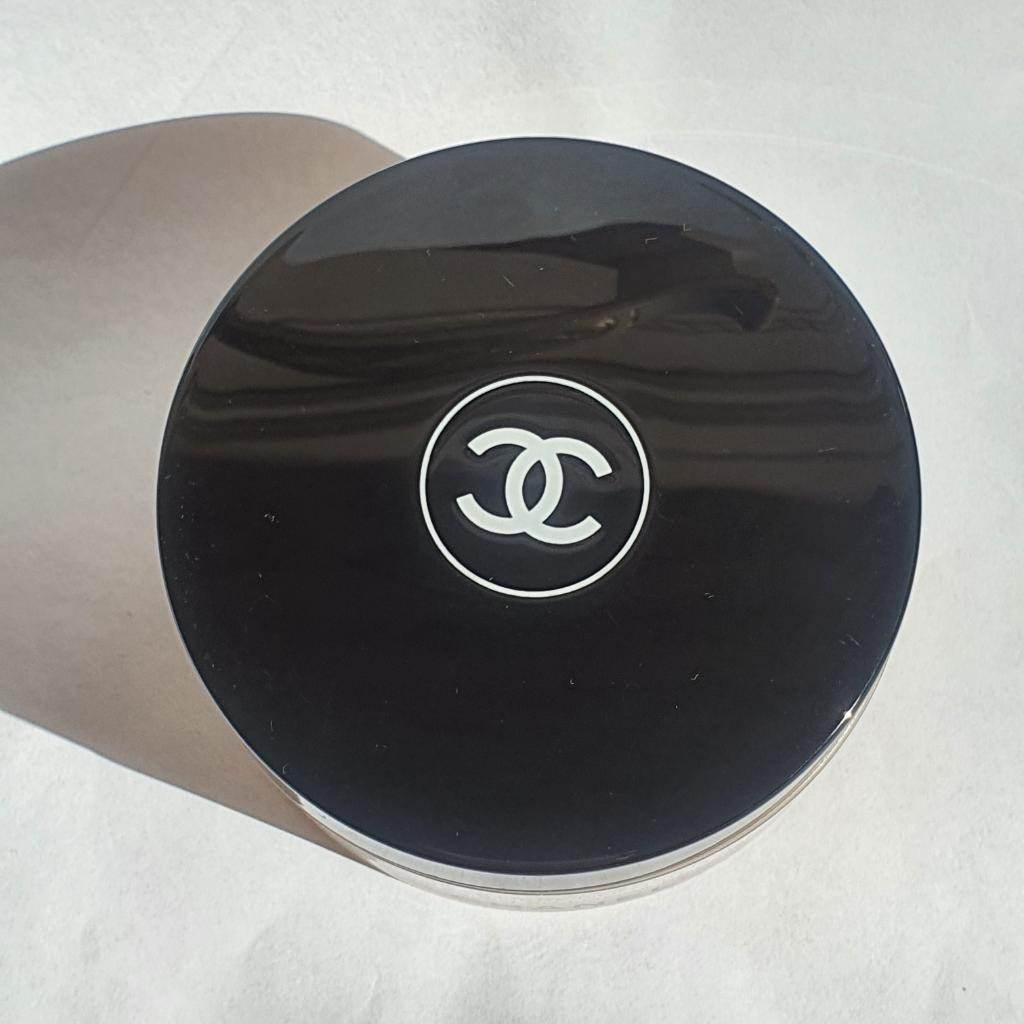 Chanel Poudre Universelle Libre Natural Finish Loose Setting Powder  Пудра в снятом с производства оттенке "20 Clair"