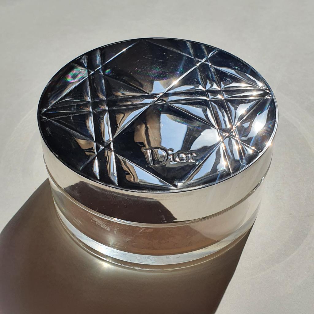 Doir Diorskin Nude Air Loose Powder  Невидимая рассыпчатая пудра для лица в оттенке 010 Ivory