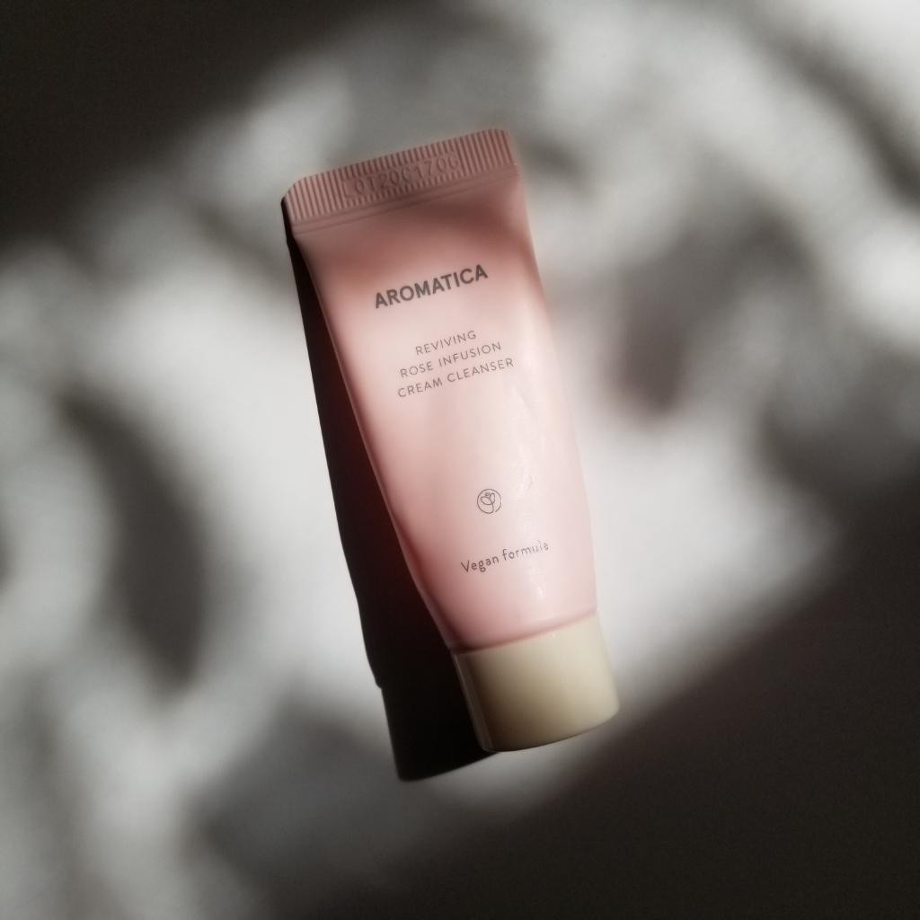 Aromatica Reviving Rose Infusion Cream Cleanser Кремовая пенка для умывания