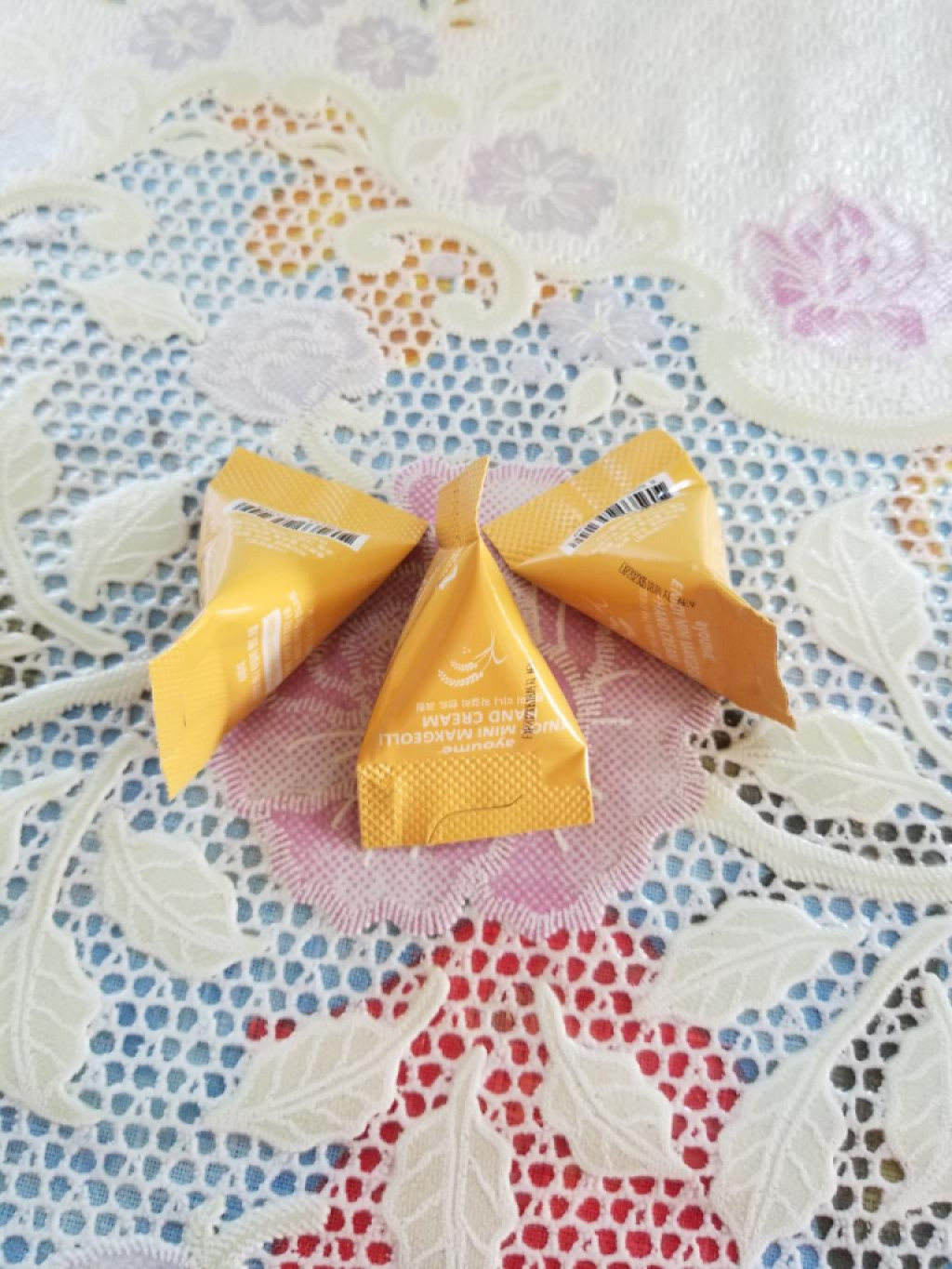 Ayoume Enjoy Mini Makgeolli Hand Cream Насыщенный увлажняющий крем для рук с экстрактом макколли в мини-пирамидках