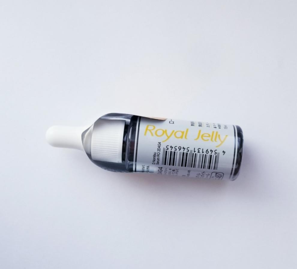 Daiso Royal Jelly Moisturizing Essence Serum Антивозрастная увлажняющая сыворотка с экстрактом прополиса.