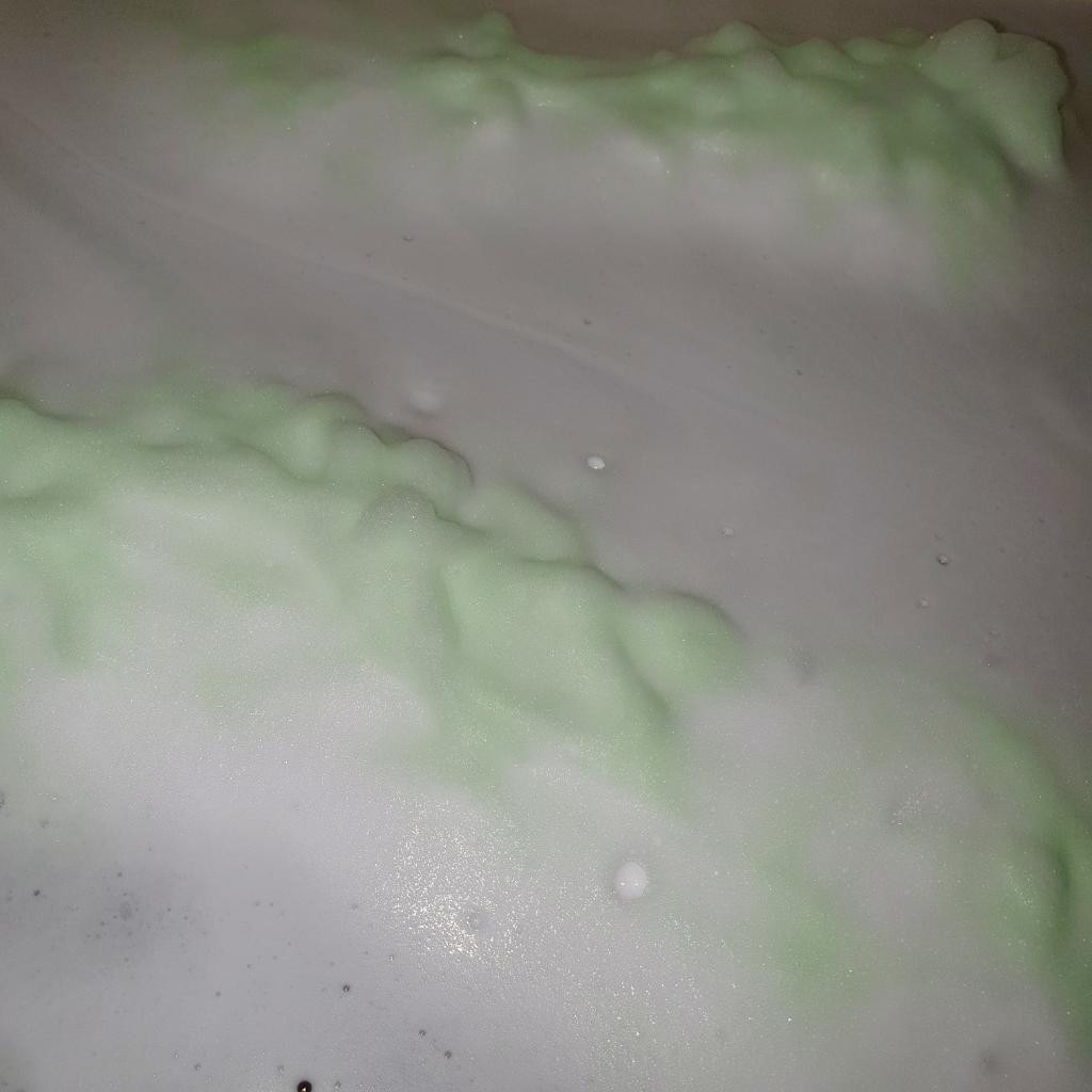 Jmella In France Marvel Green Melon Family Whipping Cleancer Очищающая пена для ванны с ароматом дыни - взбитое очищающее средство для всей семьи.