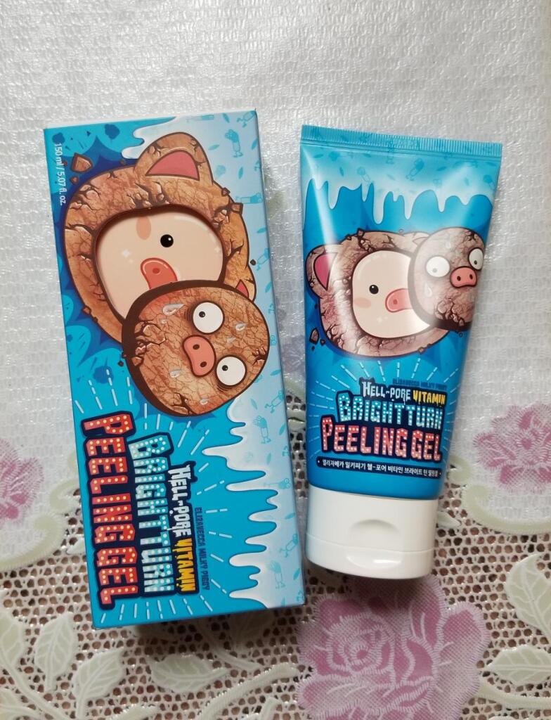 Elizavecca Milky Piggy Hell Pore Vitamin Brightturn Peeling Gel  Витаминный пилинг-скатка для тусклой кожи