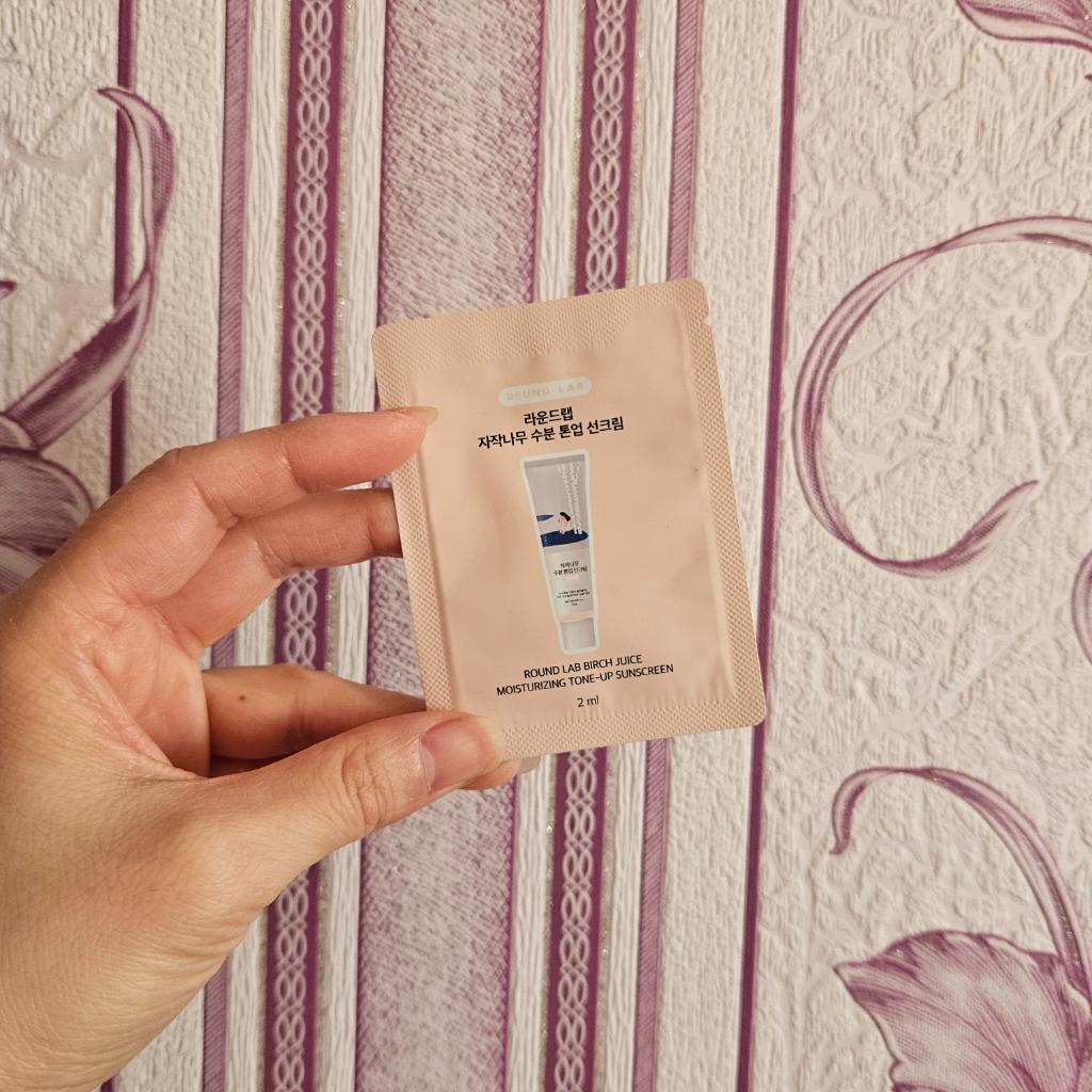 Round Lab Birch Juice Moisturizing Tone-Up Sunscreen SPF50+ PA++++ Тонирующий солнцезащитный крем