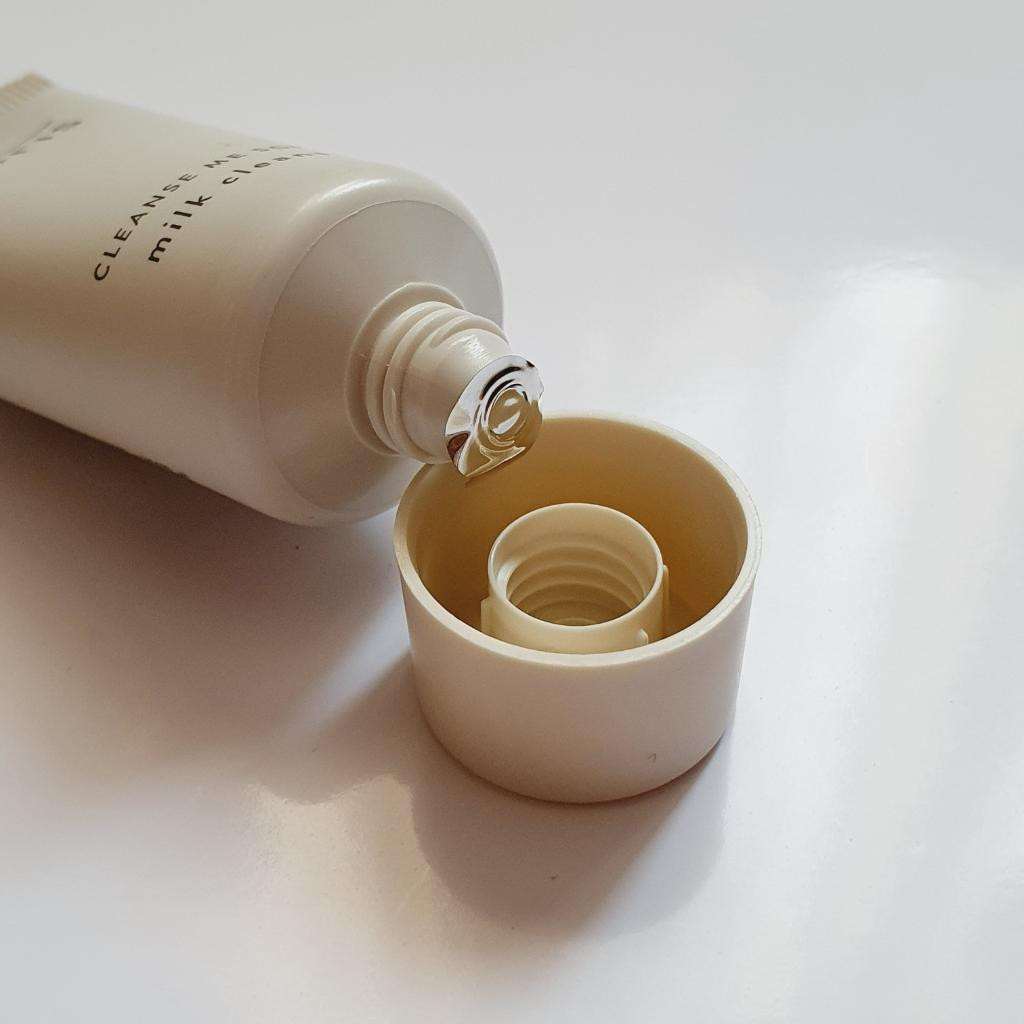 Sioris Cleanse Me Softly Milk Cleanser Очищающее молочко для лица