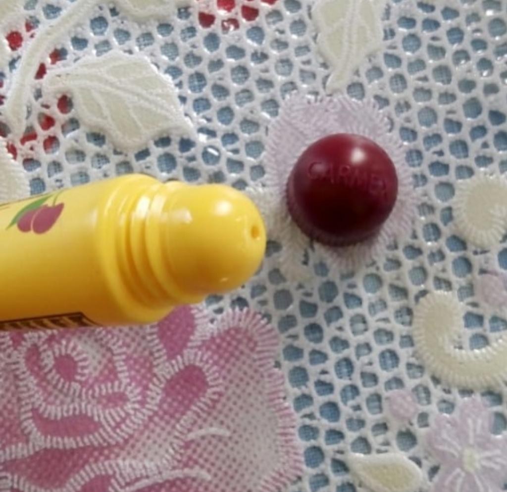 Carmex Classic Lip Balm Medicated Cherry Лечебный бальзам для губ