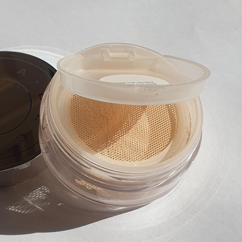 Becca Hydra-Mist Set & Refresh Powder Фиксирующая увлажняющая рассыпчатая пудра с эффектом освежающего миста.