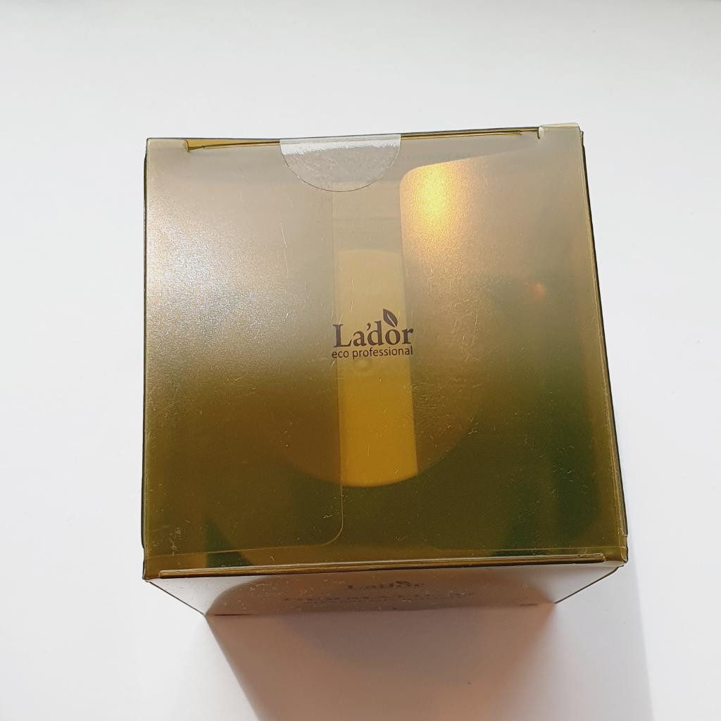 LADOR Dermatical Shampoo Brush Силиконовая щетка для вспенивания шампуня и массажа головы