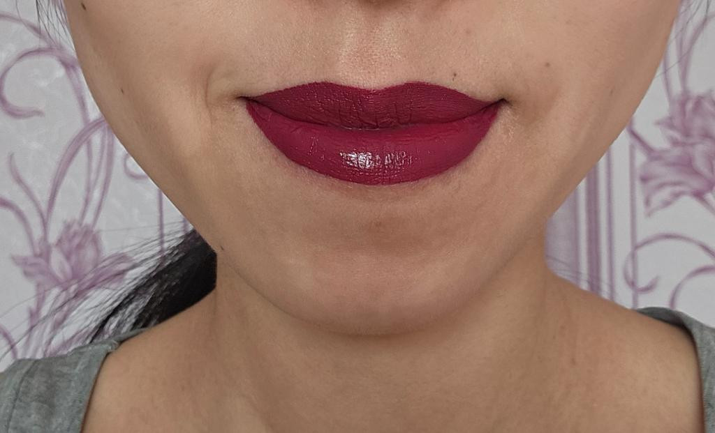 Maybelline Super stay vinyl ink Жидкая стойкая помада для губ