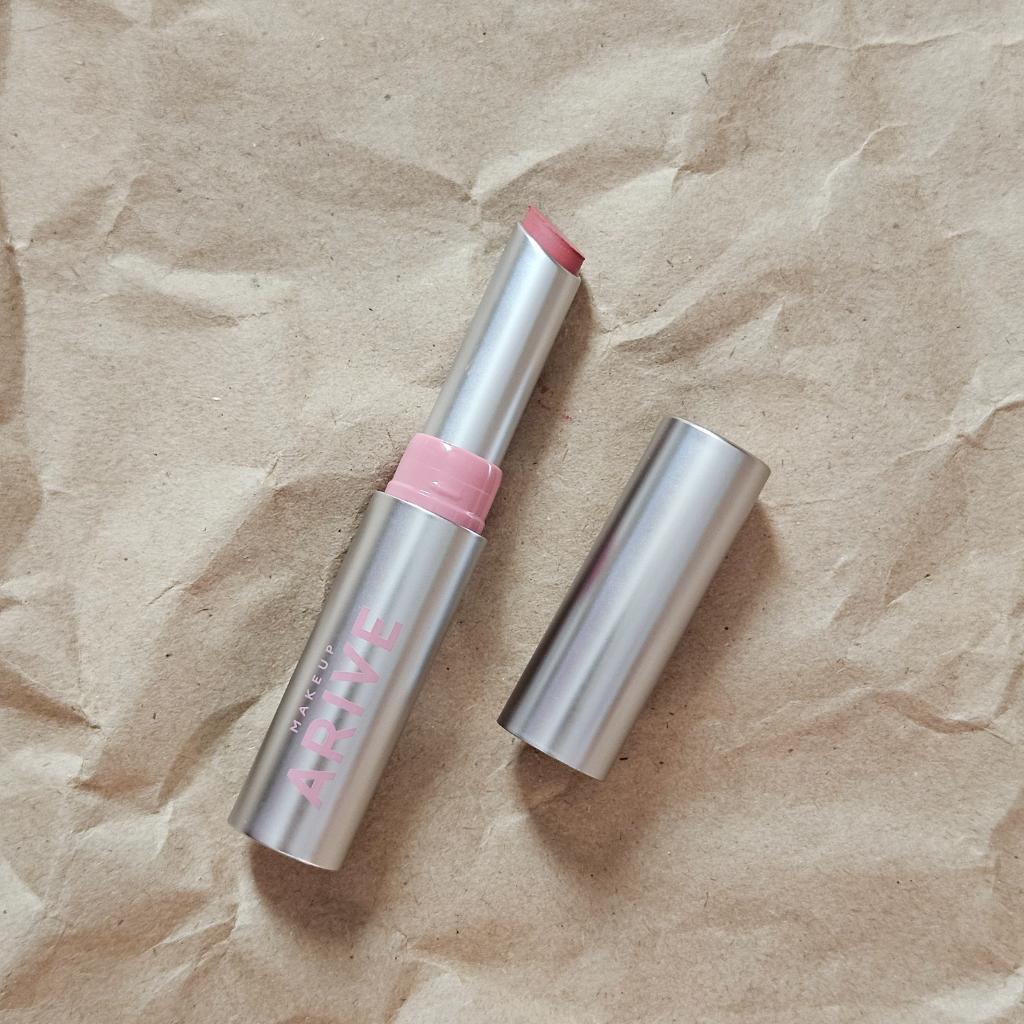 Arive Makeup Iconic Kiss Lipstick Атласная помада для губ в оттенке 06