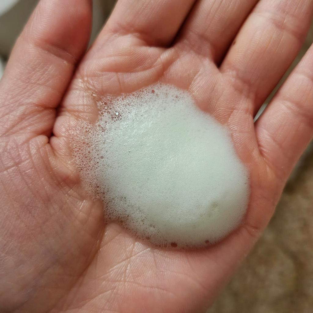 Meloso I'm Yuja С Vita Bubble Essence Pore Cleansing Water  Пузырьковая очищающая вода