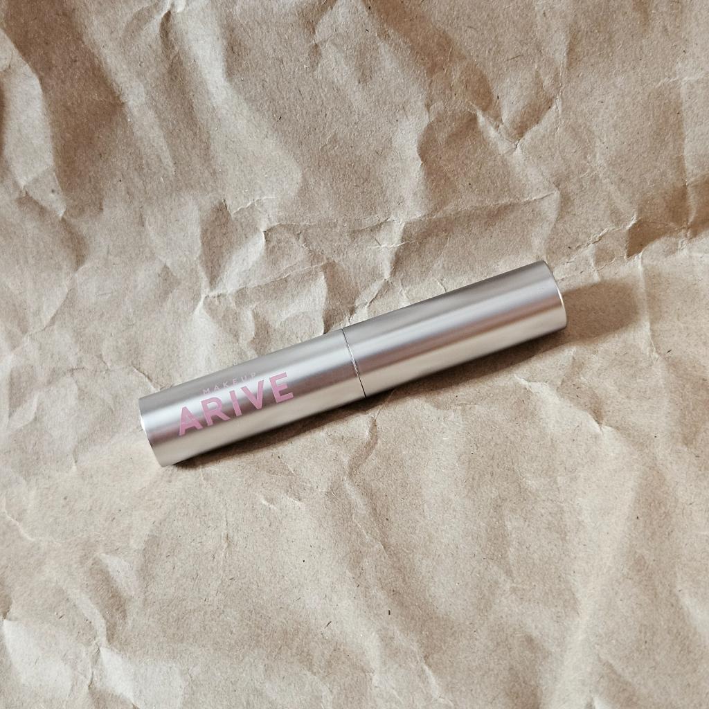 Arive Makeup Iconic Kiss Lipstick Атласная помада для губ в оттенке 06