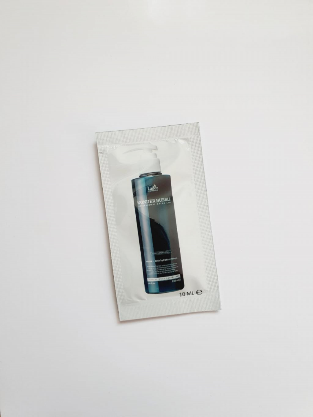 Lador wonder bubble volume and deep hydration shampoo Шампунь для объёма и увлажнения.