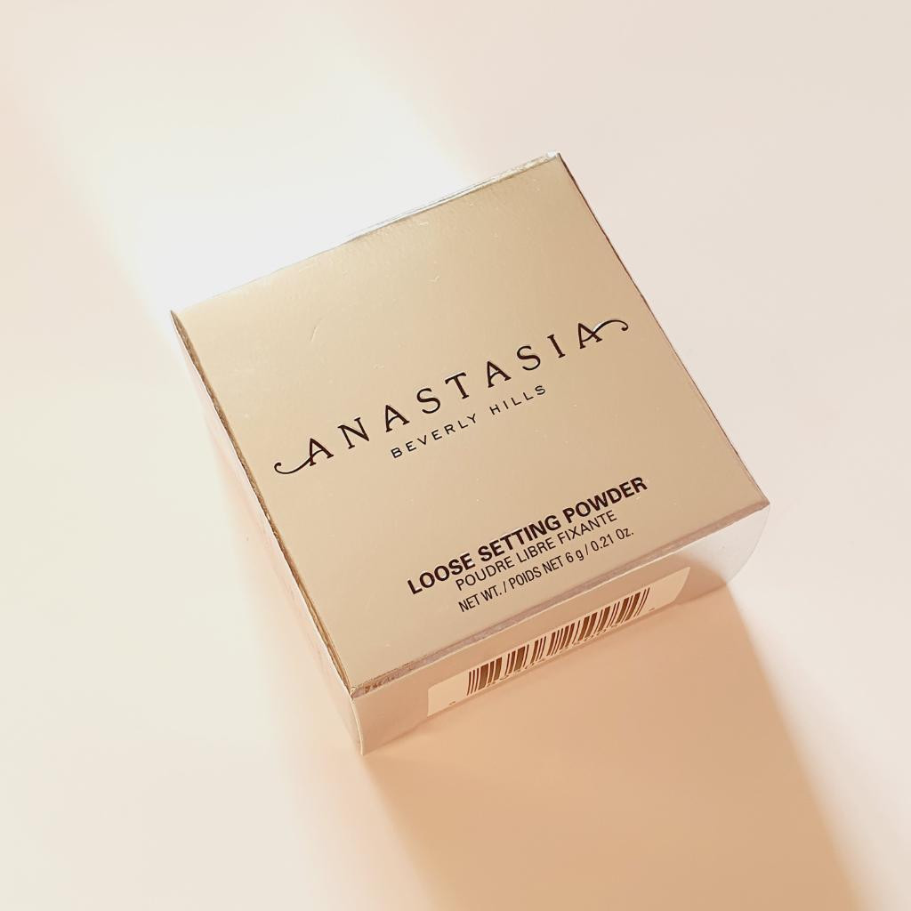 Anastasia Beverly Hills Loose Setting Powder Translucent Мелкодисперсная рассыпчатая и матирующая пудра для лица.