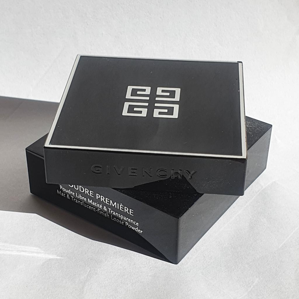 Givenchy Poudre Premiere Mat & Translucent Finish Loose Powder Прозрачная рассыпчатая пудра для лица.