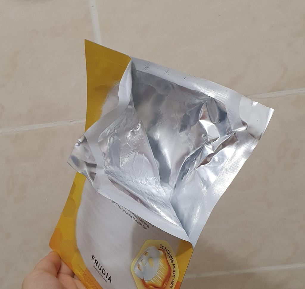 FRUDIA Royal Berry Dragons Beard Candy Mask Роял тающая тканевая маска для лица
