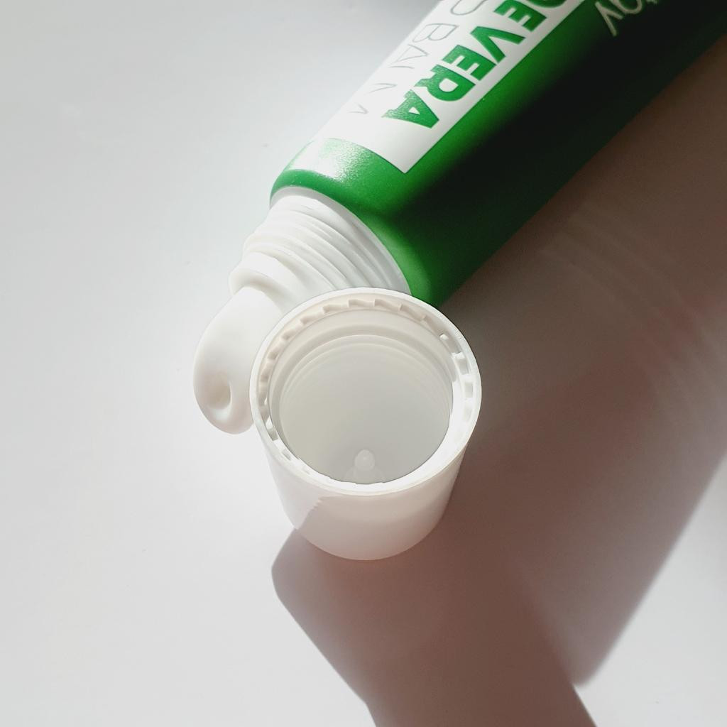 FarmStay Real Aloe Vera Essential Lip Balm Бальзам для губ с алоэ вера.