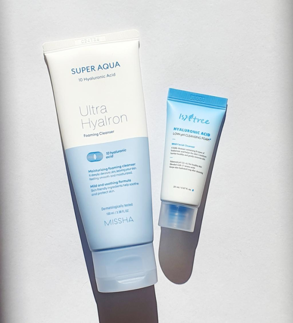 Isntree Hyaluronic Acid Low-pH Cleansing Foam Мягкая пенка для умывания с гиалуроновой кислотой.