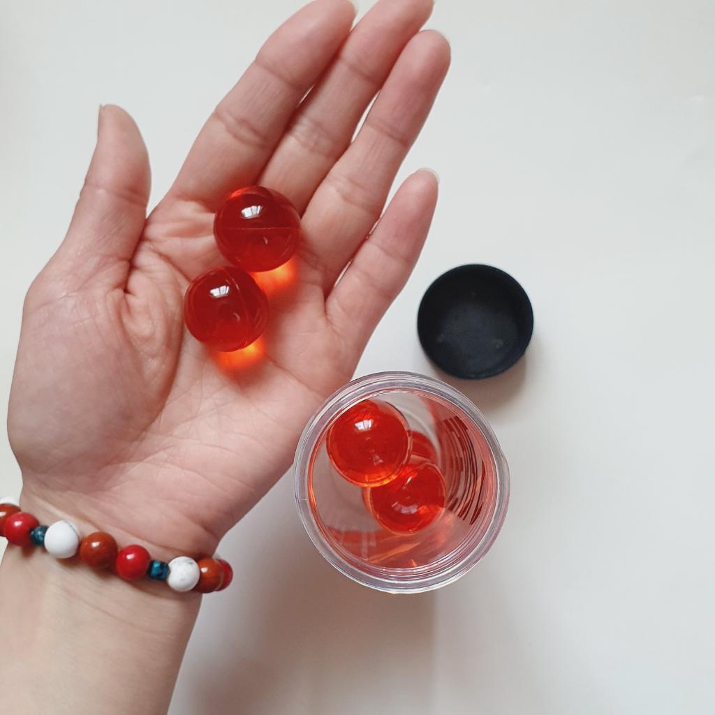 Mades Cosmetics BATH PEARLS Масло для ванны с ароматом малины и амариллиса.