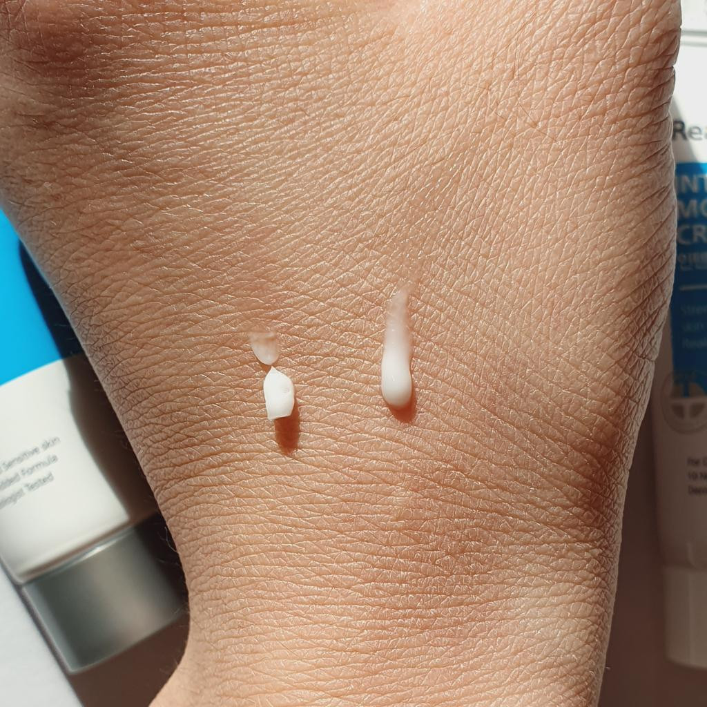 Real Barrier Intense Moisture Cream и Extreme Cream Cicarelief Cream Сравнение кремов