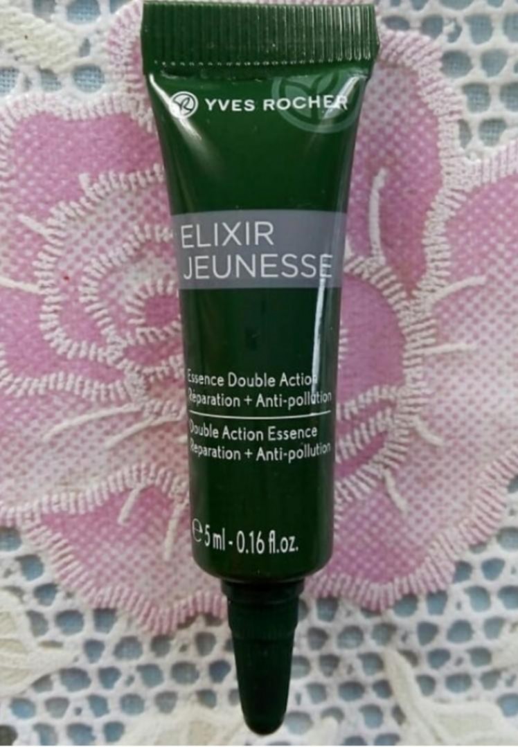 Yves Rocher Essence Double Action Réparation + Anti-pollution Эссенция Двойного действия для молодости кожи с флюидной увлажняющей текстурой.