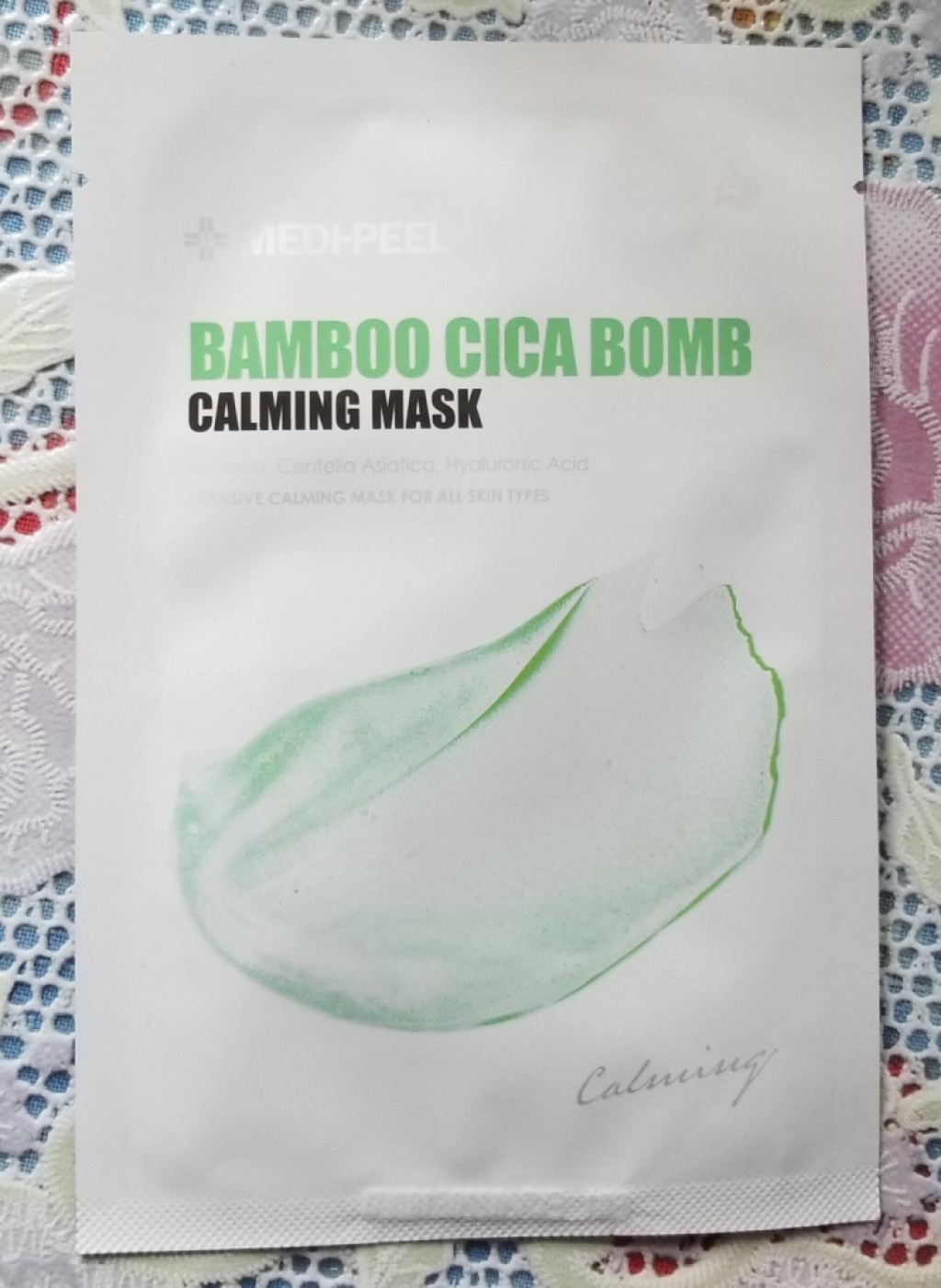 MEDI-PEEL Bamboo Cica Bomb Calming Mask Успокаивающая тканевая маска с центеллой и бамбуком