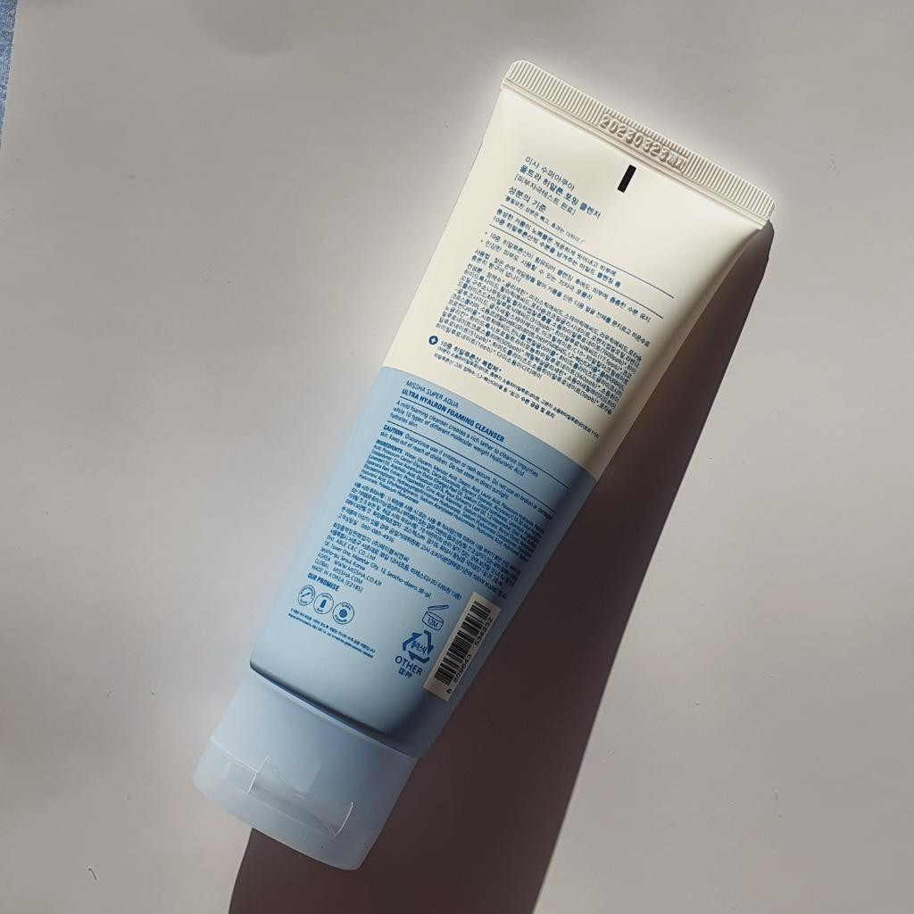 Missha Super Aqua Ultra Hyalron Cleansing Foam Увлажняющая пенка с гиалуроновой кислотой.