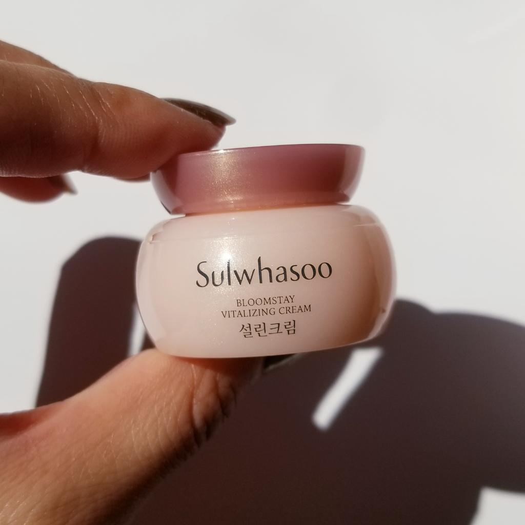 Sulwhasoo Bloomstay Vitalizing Kit Ферментированный набор антивозрастных средств с антиоксидантами.