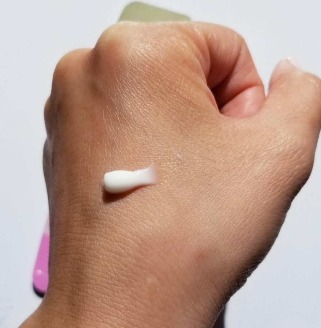 Dermal Perfumed Handcream Baby Powder Парфюмированный защищающий и увлажняющий крем для рук с ароматом детской присыпки.