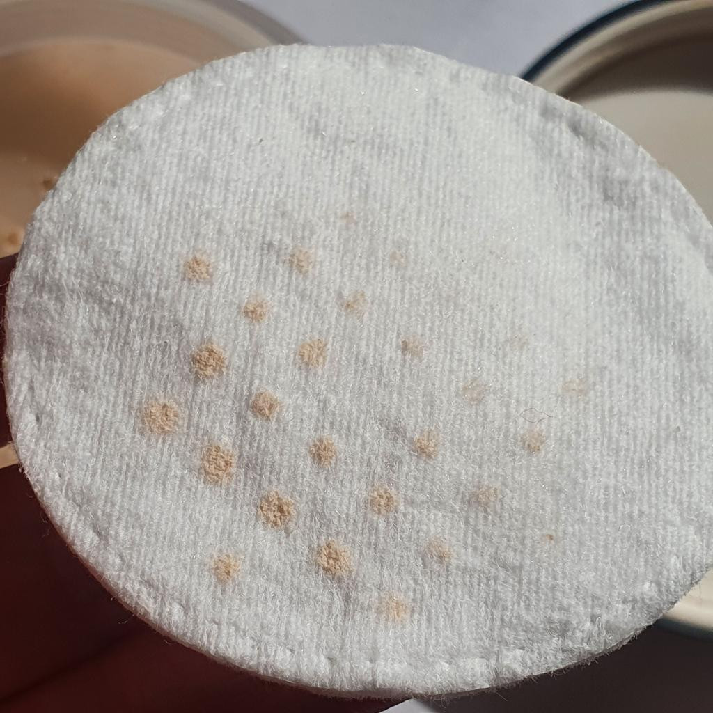 Chanel Poudre Universelle Libre Natural Finish Loose Setting Powder  Пудра в снятом с производства оттенке "20 Clair"