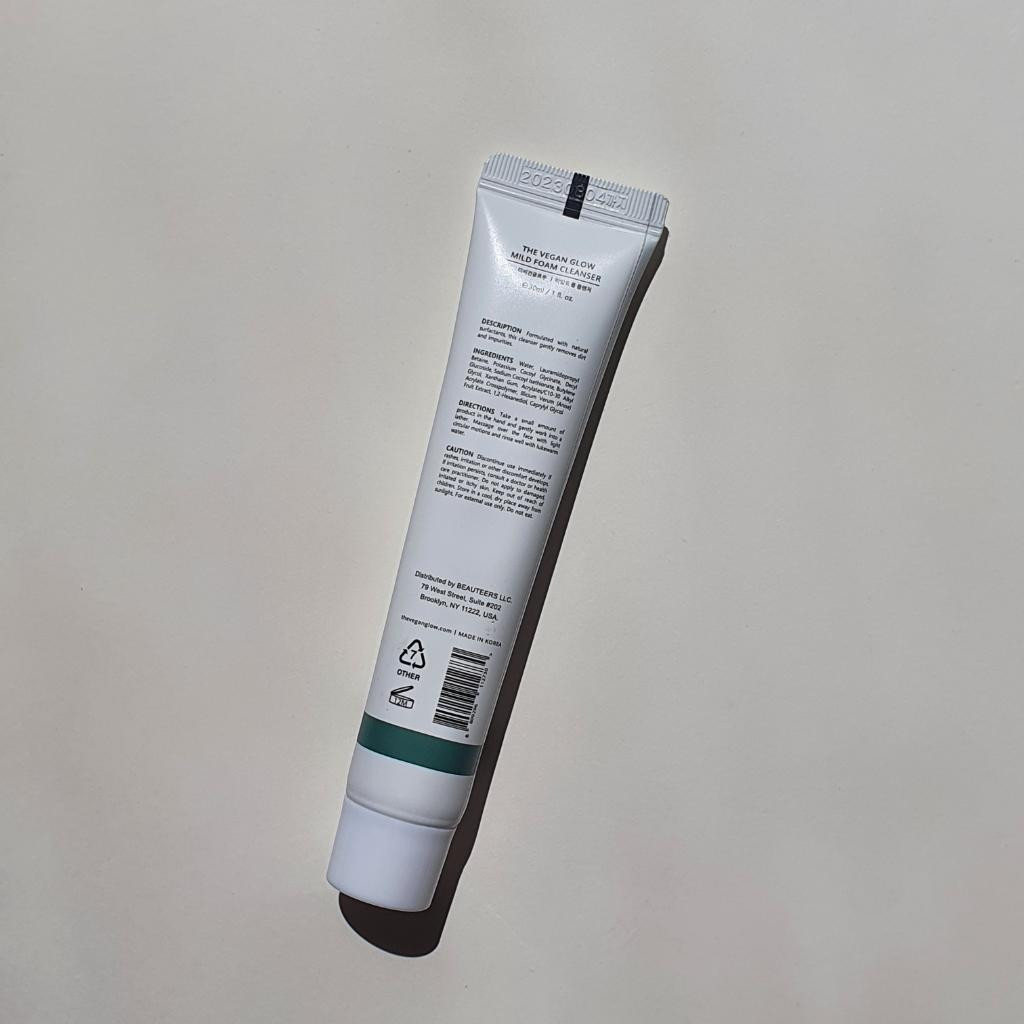 The Vegan Glow Mild Foam Cleanser Мягкая пенка для умывания