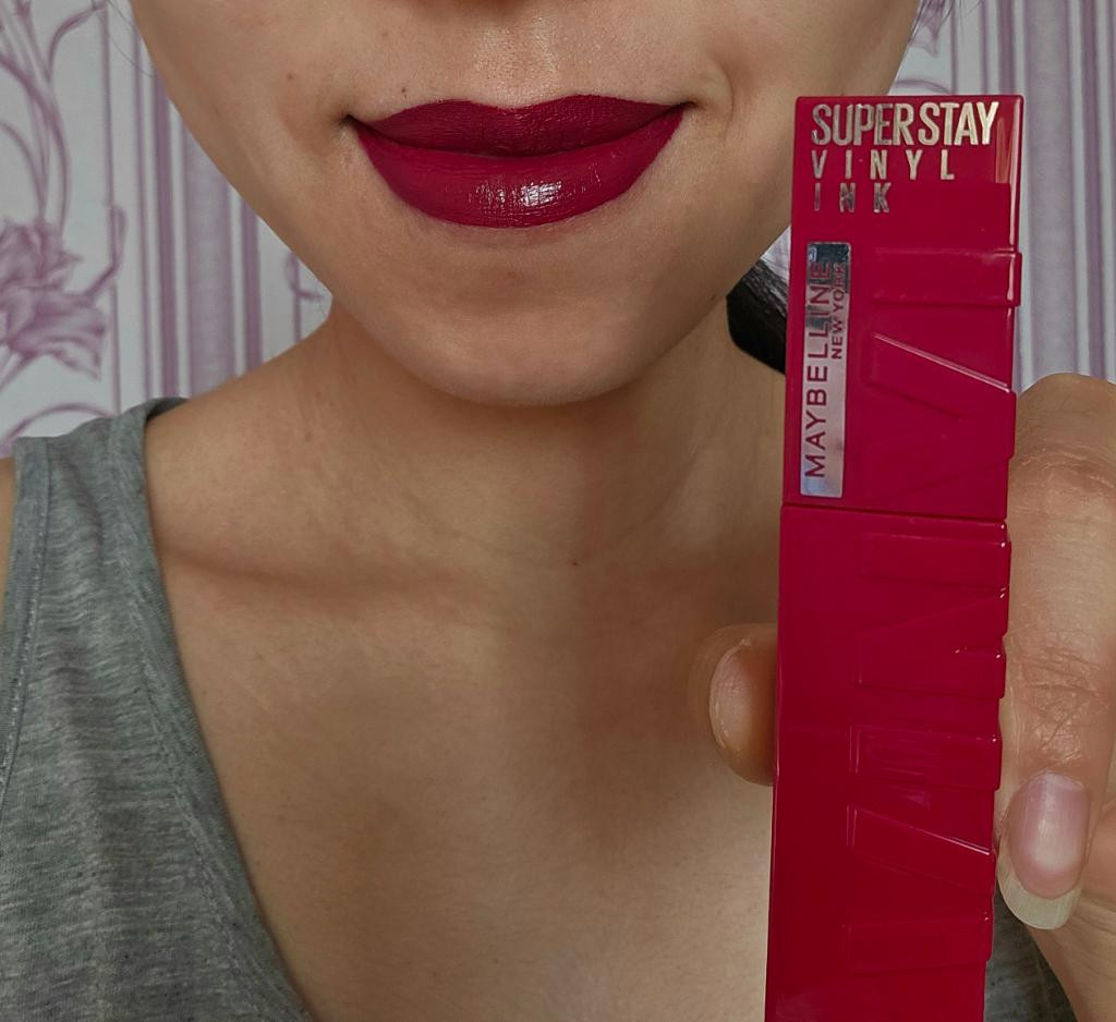 Maybelline Super stay vinyl ink Жидкая стойкая помада для губ