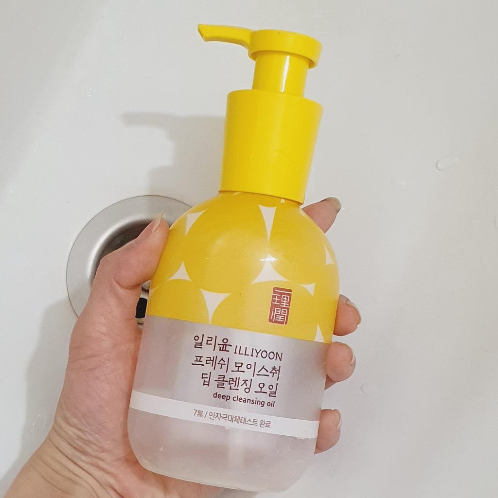illiyoon Fresh Moisure Deep Cleansing Oil Глубоко очищающее гидрофильное масло.